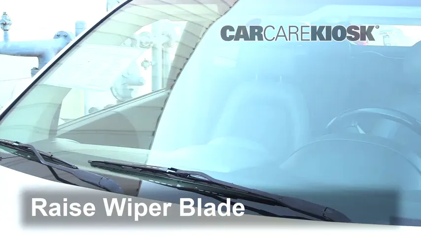 2004 Saturn Vue 3.5L V6 Windshield Wiper Blade (Front)